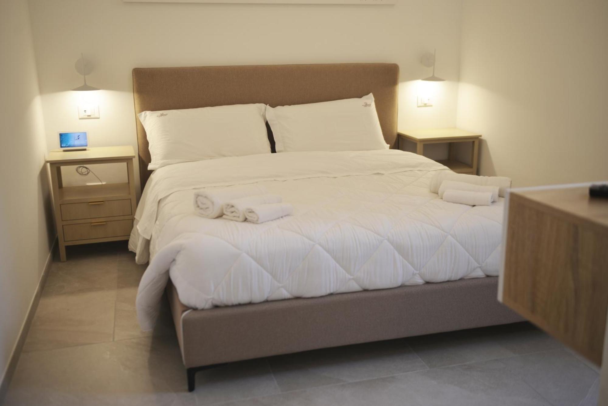 Ellements - Luxury Rooms Бриндизи Экстерьер фото